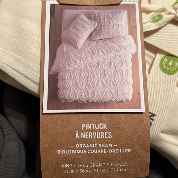 West Elm Organic Pintuck Sham - Picture 2 of 4